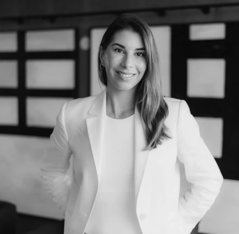 Anastasia Dellis Leading Orbisk